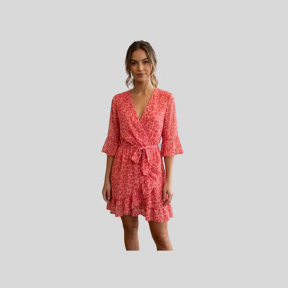 Sommerliches Wickelkleid mit Leo-Print in Koralle